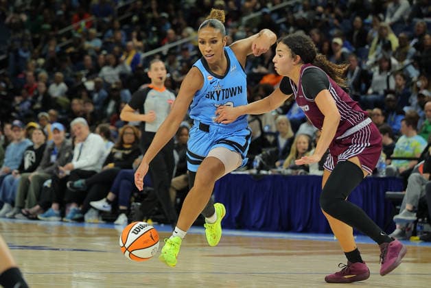 CHICAGO, IL - SEPTEMBER 22: Teonni Key 7 of the Toronto Tempo guards Sydney Taylor 12 of the Chicago Sky during the second half against the Chicago Sky on September 22, 2026 at Wintrust Arena in Chicago, Illinois. (Photo by Melissa Tamez Icon Sportswire) WNBA, Basketball Damen, USA SEP 22 Toronto Tempo at Chicago Sky EDITORIAL USE ONLY Icon260922020