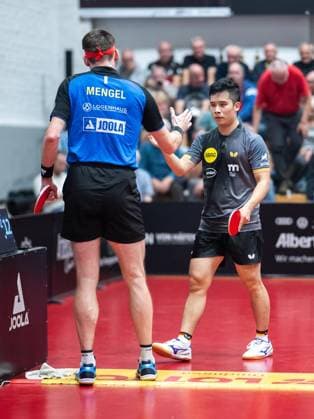 TABLE TENNIS 1ST BUNDESLIGA SEASON 2026–2027, MATCHDAY 5: MÜHLHAUSEN VS. DÜSSELDORF ** FOR EDITORIAL USE ONLY ** EDITORIAL USE ONLY ** p 22 09 2026 Mühlhausen Table Tennis 1st Bundesliga Season 2026–2027 Match Day 5 LOTTO Thüringen Center Court Post SV Mühlhausen vs. Borussia Düsseldorf. Pictured: Yongyin Li of Borussia Düsseldorf, Steffen Mengel, Post SV Mühlhausen, Germany, Thuringia, Mühlhausen. Copyright SaschaxFromm Copyright: SaschaxFromm doc87pxf4de4k0138mobf6v ,EDITORIAL USE ONLY Copyright: SaschaxFromm