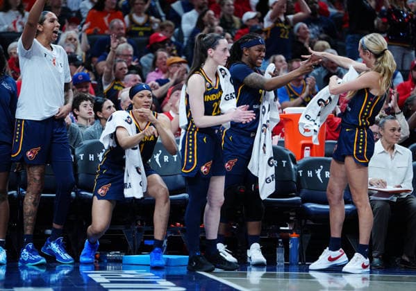INDIANAPOLIS, IN - SEPTEMBER 22: Indiana Fever bench reacts after making a 3 point shot against the Minnesota Lynx on September 22, 2026, at Gainbridge Fieldhouse in Indianapolis, Indiana. (Photo by Brian Spurlock Icon Sportswire) WNBA, Basketball Damen, USA SEP 22 Minnesota Lynx at Indiana Fever EDITORIAL USE ONLY Icon26092245