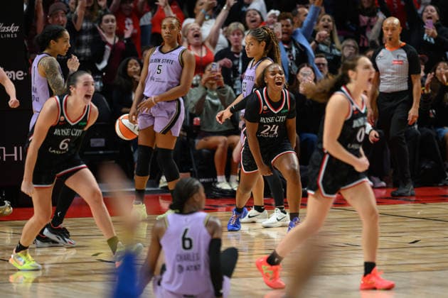 Portland, Oregon - September 22nd: Charisma Osborne of Portland Fire celebrates a big shot from Carla Leite of Portland Fire during the Womens National Basketball Association game between Portland Fire and Golden State Valkyries at Moda Center on September 22nd, 2026 in Portland, Oregon. Copyright: xDanteyxBuitureidax xSPPx Sportspressphoto_SPR237525