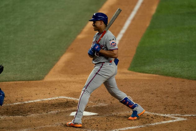 New York Mets Vs Texas Rangers - September 22, 2026 Juan Soto of the New York Mets looks at home plate umpire Laz Diaz after a called strike during the game between the New York Mets and Texas Rangers at Globe Life Field in Arlington, Texas, on September 22, 2026. Arlington Texas United States  Copyright: xSethxGarberx originalFilename:garber-newyorkm260922_np9nG.jpg