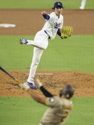 Baseball: Padres vs. Dodgers Los Angeles Dodgers right-hander Roki Sasaki pitches in the fourth inning of a baseball game against the San Diego Padres at Dodger Stadium in Los Angeles on Sept. 22, 2026.  A14AA0005628353P