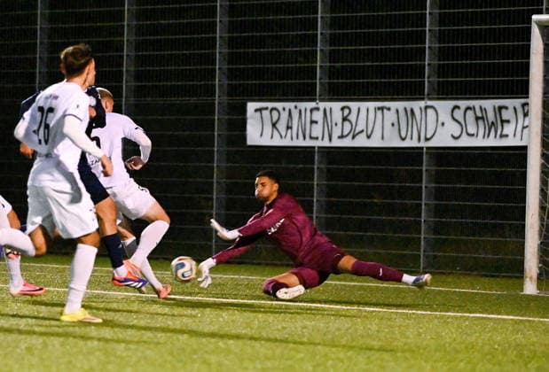 September 22, 2026, xpsx, Soccer, Hessen Cup Round of 16, Germania Doernigheim vs. TSV Steinbach Haiger, from left: Kevin Olajinka, Ibrahim Steinbach, Maintal, Hessen, Germany, DEU