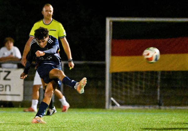 September 22, 2026, xpsx, Soccer: Hessen Cup Round of 16, Germania Dörnigheim vs. TSV Steinbach Haiger; from left: Anas Charkaoui, Dörnigheim, Maintal, Hessen, Germany, DEU