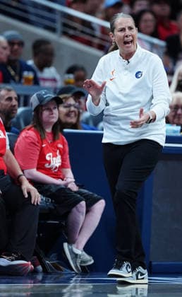 INDIANAPOLIS, IN - SEPTEMBER 22: Minnesota Lynx coach Cheryl Reeve coaches on the sidelines against the Indiana Fever on September 22, 2026, at Gainbridge Fieldhouse in Indianapolis, Indiana. (Photo by Brian Spurlock Icon Sportswire) WNBA, Basketball Damen, USA SEP 22 Minnesota Lynx at Indiana Fever EDITORIAL USE ONLY Icon26092262