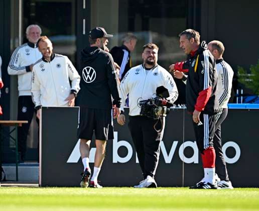 September 23, 2026, German National Soccer Team (DFB), training camp in Herzogenaurach, at the ADIDAS home ground, ahead of the UEFA Nations League matches, Head Coach Jürgen Klopp (Germany), and videographer and assistant coach Peter Krawietz (Germany)