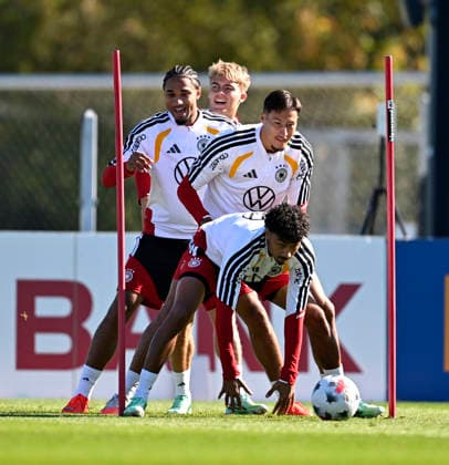 September 23, 2026, German National Soccer Team (DFB), training camp in Herzogenaurach, at the ADIDAS headquarters, ahead of the UEFA Nations League matches, Nathaniel Brown (Germany), Younes Ebnoutalib (Germany), Kevin Schade (Germany), and Hennes Behrens (Germany)
