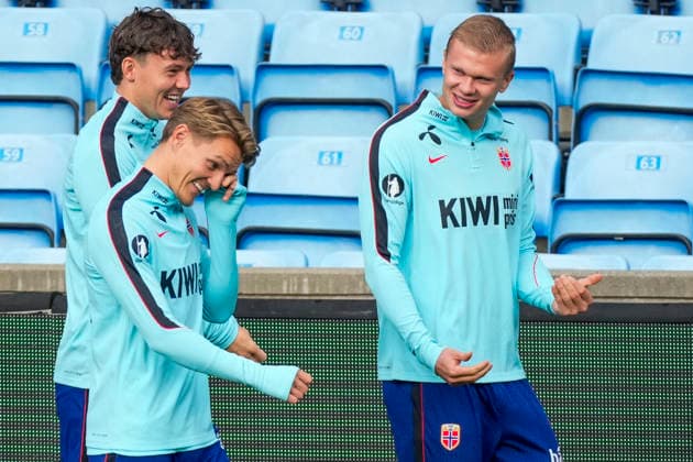 The Norwegian men s national soccer team trains at Ullevaal, Oslo, September 23, 2026. Norway s Jørgen Strand Larsen, Martin Ødegaard, and Erling Braut Haaland during a training session with the Norwegian men s national soccer team at Ullevaal Stadium, in preparation for the Nations League matches against Denmark, Portugal, and Wales. Photo: Heiko Junge, NTB, Oslo, Norway. EDITORIAL USE ONLY. RESTRICTED USE FOR BETTING COMPANIES. Copyright: xHeikoxJungex xNTBx
