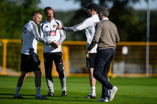 September 23, 2026: Assistant coach Sebastian Larsson, head coach Graham Potter, assistant coach Andreas Georgson, and Niclas Carlnén, general secretary, of the Swedish men’s national soccer team at a training session on September 23, 2026 in Stockholm. Photo by Jesper Zerman, BILDBYRAN, code JZ JZ0756: soccer, football, fotboll, Nations League, UEFA Nations League, training, practice, Sweden, Sweden A, bbeng Copyright: JESPERxZERMAN BB260923JZ007