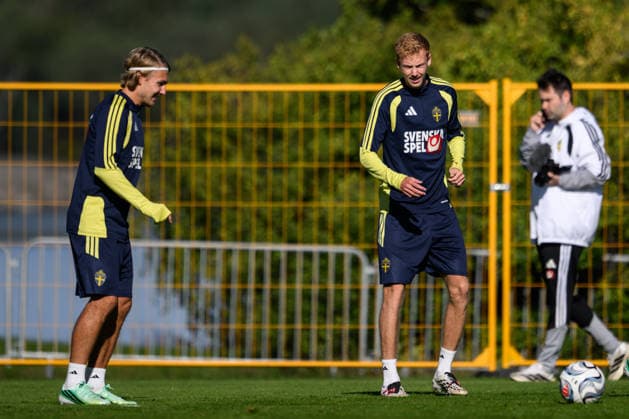 September 23, 2026: Sebastian Nanasi and Hugo Larsson of the Swedish men s national soccer team at a training session on September 23, 2026 in Stockholm. Photo by Jesper Zerman. BILDBYRAN code JZ JZ0756 soccer football fotball Nations League UEFA Nations League practice training Sweden Sweden Sweden A BBENG  Copyright: JESPERxZERMAN BB260923JZ015