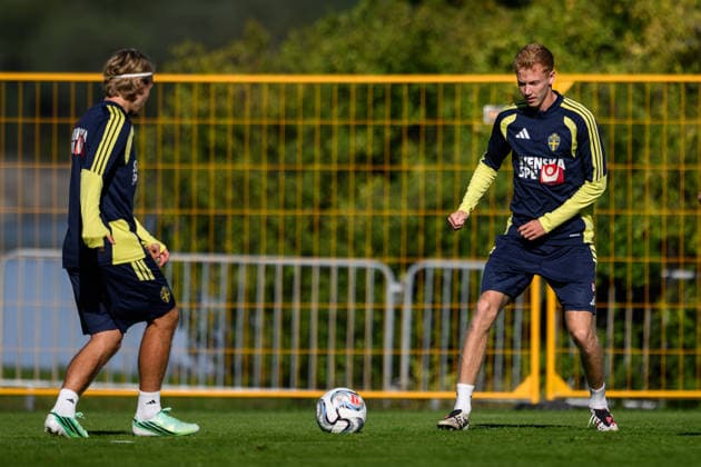 September 23, 2026: Sebastian Nanasi and Hugo Larsson of the Swedish men s national soccer team at a training session on September 23, 2026 in Stockholm. Photo by Jesper Zerman. BILDBYRAN code JZ JZ0756 soccer football fotball Nations League UEFA Nations League practice training Sweden Sweden Sweden A BBENG  Copyright: JESPERxZERMAN BB260923JZ016