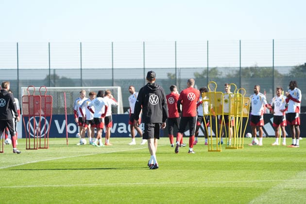 German national team coach Jürgen Klopp watches practice at HerzoBase on September 23, 2026. German national team, Nations League, final practice, Home Ground, HerzoBase, World of Adidas, Herzogenaurach