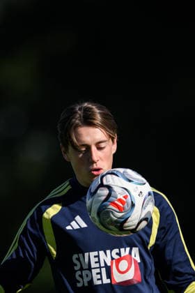 September 23, 2026: Elliot Stroud of the Swedish men’s national soccer team at a training session on September 23, 2026 in Stockholm. Photo by Jesper Zerman. BILDBYRAN code JZ JZ0756 soccer football fotball Nations League UEFA Nations League practice training Sweden Sweden A BBeng  Copyright: JESPERxZERMAN BB260923JZ025