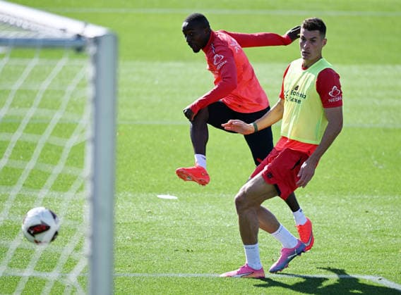 September 23, 2026, xophax, Soccer, Bundesliga 1, Bayer 04 Leverkusen Training During the International Break: Moussa Diaby (left) and Patrick Schick (right), both of Bayer 04 Leverkusen