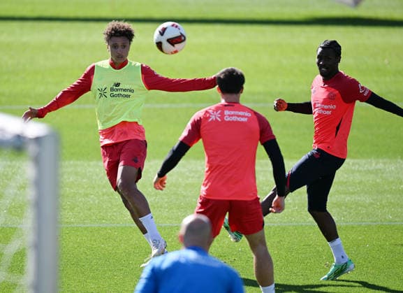 September 23, 2026, xophax, Soccer, Bundesliga 1, Bayer 04 Leverkusen training during the international break; from left to right: Eliesse Ben Seghir, Nathan Tella—all of Bayer 04 Leverkusen