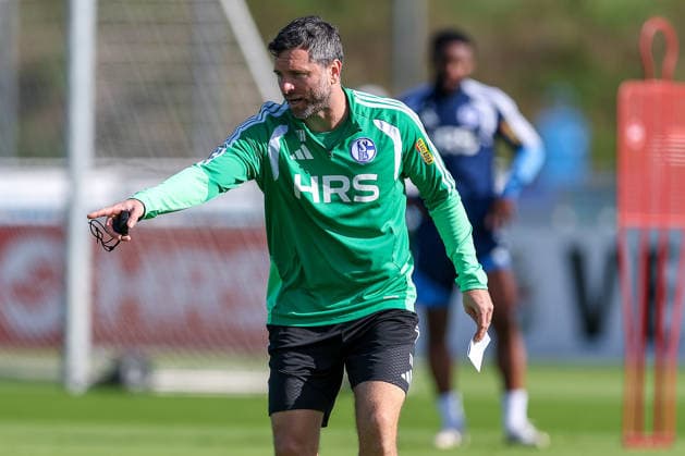 September 23, 2026, Soccer, FC Schalke 04 practice, Assistant Coach Tim Hoogland, FC Schalke 04, Gelsenkirchen, FC Schalke 04 training facility, North Rhine-Westphalia, Germany, xRHR, PHOTO YYx Copyright: RHR-FOTOx RHR-FOTO YY