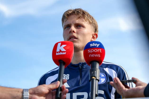 September 23, 2026, Soccer, FC Schalke 04 Training Session: Interview with Luca Vozar, FC Schalke 04, Gelsenkirchen, FC Schalke 04 Training Facility, North Rhine-Westphalia, Germany, xRHR PHOTO YYx Copyright: RHR-FOTOx RHR-FOTO YY