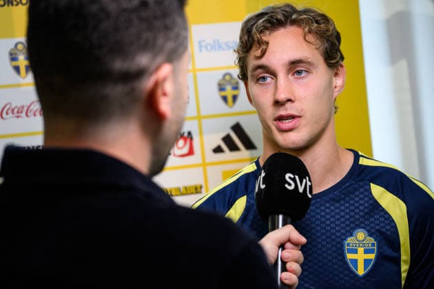 September 23, 2026: Hampus Skoglund of the Swedish men’s national soccer team in the mixed zone after a training session on September 23, 2026 in Stockholm. Photo by Jesper Zerman. BILDBYRAN code JZ JZ0756 soccer football Fotball Nations League UEFA Nations League training practice Sweden Sweden Sweden A BBENG  Copyright: JESPERxZERMAN BB260923JZ068