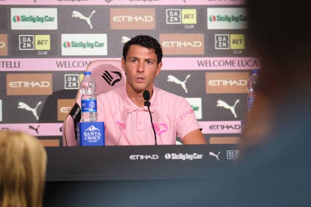 IPA88866674 - Palermo, Italy, September 22, 2026. Palermo CFA, press conference, PK, Pressekonferenz to introduce Luca Mazzitelli, Palermo FC s new player. Pictured: Luca Mazzitelli  Copyright: xFedericoxSerra IPAxSportx xx IPA88866674