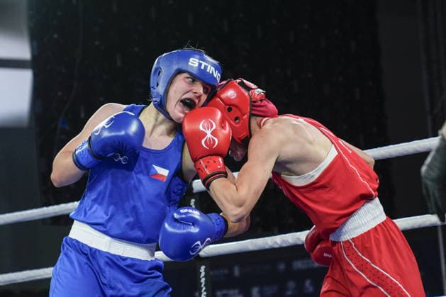 2026 European Boxing Championships SOFIA, BULGARIA - SEPTEMBER 23: Turkish boxer Gizem Ozer (red) competes against Barbora Maxova of the Czech Republic (blue) during their women s 60kg bout at the 2026 European Boxing Championships held at Asics Arena in Sofia, Bulgaria on September 23, 2026. Osmancan Gurdogan Anadolu Sofia Bulgaria. Editorial use only. Please get in touch for any other usage.  Copyright: x2026xAnadoluxOsmancanxGurdoganx
