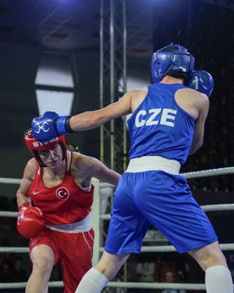 2026 European Boxing Championships SOFIA, BULGARIA - SEPTEMBER 23: Turkish boxer Gizem Ozer (red) competes against Barbora Maxova of the Czech Republic (blue) during their women s 60kg bout at the 2026 European Boxing Championships held at Asics Arena in Sofia, Bulgaria on September 23, 2026. Osmancan Gurdogan Anadolu Sofia Bulgaria. Editorial use only. Please get in touch for any other usage.  Copyright: x2026xAnadoluxOsmancanxGurdoganx