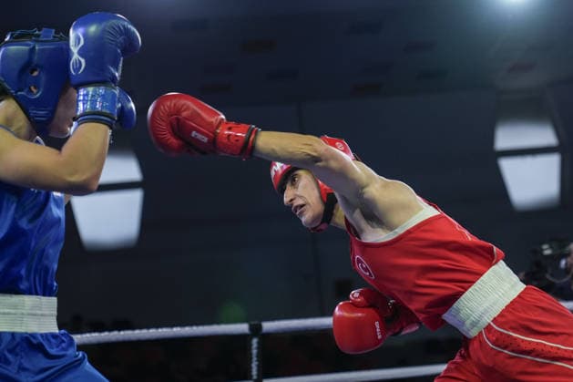 2026 European Boxing Championships SOFIA, BULGARIA - SEPTEMBER 23: Turkish boxer Gizem Ozer (red) competes against Barbora Maxova of the Czech Republic (blue) during their women s 60kg bout at the 2026 European Boxing Championships held at Asics Arena in Sofia, Bulgaria on September 23, 2026. Osmancan Gurdogan Anadolu Sofia Bulgaria. Editorial use only. Please get in touch for any other usage.  Copyright: x2026xAnadoluxOsmancanxGurdoganx