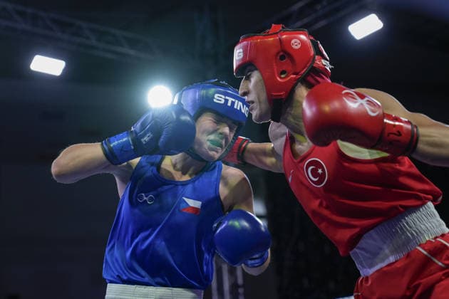 2026 European Boxing Championships SOFIA, BULGARIA - SEPTEMBER 23: Turkish boxer Gizem Ozer (red) competes against Barbora Maxova of the Czech Republic (blue) during their women s 60kg bout at the 2026 European Boxing Championships held at Asics Arena in Sofia, Bulgaria on September 23, 2026. Osmancan Gurdogan Anadolu Sofia Bulgaria. Editorial use only. Please get in touch for any other usage.  Copyright: x2026xAnadoluxOsmancanxGurdoganx