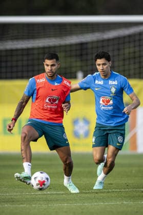 BRISBANE, AUSTRALIA, SEPTEMBER 23: Bruno Guimaraes and Gabriel Bontempo of Brazil during a Brazilian national team, Nationalteam (Seleção Brasileira) training session at the Ballymore Stadium Annex in Brisbane, Australia. (Photo by Ricardo Noigueira Sports Press Photo) Copyright: xRicardoxNogueira SportsxPressxPhotox Sportspressphoto_SPR237558