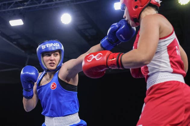 2026 European Boxing Championships SOFIA, BULGARIA - SEPTEMBER 23: Busenaz Surmeneli of Turkiye (blue) in action against Nadezhda Golubeva of Russia (red) during the Women s 70kg category match at the 2026 European Boxing Championships held at the Asics Arena in Sofia, Bulgaria, on September 23, 2026. Osmancan Gurdogan Anadolu Sofia Bulgaria. Editorial use only. Please get in touch for any other usage.  Copyright: x2026xAnadoluxOsmancanxGurdoganx