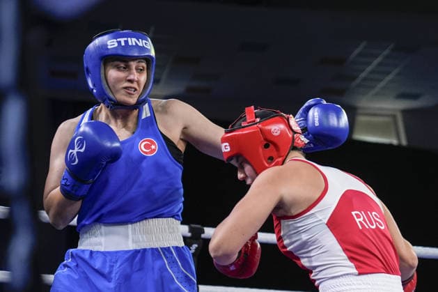 2026 European Boxing Championships SOFIA, BULGARIA - SEPTEMBER 23: Busenaz Surmeneli of Turkiye (blue) in action against Nadezhda Golubeva of Russia (red) during the Women s 70kg category match at the 2026 European Boxing Championships held at the Asics Arena in Sofia, Bulgaria, on September 23, 2026. Osmancan Gurdogan Anadolu Sofia Bulgaria. Editorial use only. Please get in touch for any other usage.  Copyright: x2026xAnadoluxOsmancanxGurdoganx