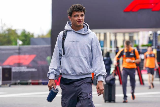 FORMULA 1 AZERBAIJAN GRAND PRIX 2026 Lando Norris (GBR) 1 McLaren arriving during the Formula 1 Qatar Airways Azerbaijan Grand Prix 2026, Round 15 of the 2026 Formula 1 World Championship, WM, Weltmeisterschaft from 24th - 26th September 2026 at the Baku City Circuit, Baku, Azerbaijan. Credit: Robbie Hoad Every Second Media Editorial use only. All images are copyright Every Second Media Limited. No images may be reproduced without prior permission. Copyright: xIMAGO EveryxSecondxMediax ESM-2183-0027 RobbiexHoadx xEveryxSecondxMediax