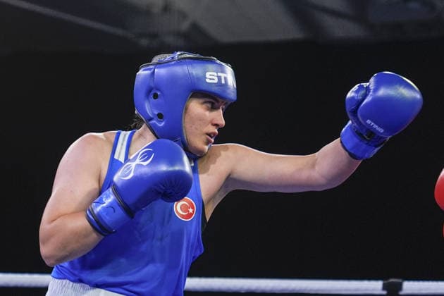 2026 European Boxing Championships SOFIA, BULGARIA - SEPTEMBER 23: Busenaz Surmeneli of Turkiye (blue) in action against Nadezhda Golubeva of Russia (red) during the Women s 70kg category match at the 2026 European Boxing Championships held at the Asics Arena in Sofia, Bulgaria, on September 23, 2026. Osmancan Gurdogan Anadolu Sofia Bulgaria. Editorial use only. Please get in touch for any other usage.  Copyright: x2026xAnadoluxOsmancanxGurdoganx