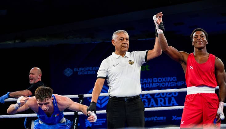 2026 European Boxing Elite Championships, Asics Arena Sports Hall, Sofia, Bulgaria 23 9 2026 Men s 60kg Quarter-Final Cuba™s Ewart AndrÃ Ewart AndrÃ s Marin Hernandez is declared as the winner against Jude Gallagher 23 9 2026  Copyright: xx VD5_4558