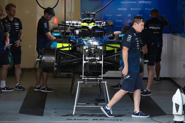 F1 - AZERBAIJAIN GRAND PRIX 2026 Williams F1 Team mechanic, mecanicien, mechanics during the 2026 Formula 1 Azerbaijan Grand Prix, 15th round of the 2026 Formula One World Championship, WM, Weltmeisterschaft from September 24 to 26, 2026 on the Baku City Circuit, in Baku, Azerbaijan - BakuAzerbaijan  Copyright: xEricxAlonsox