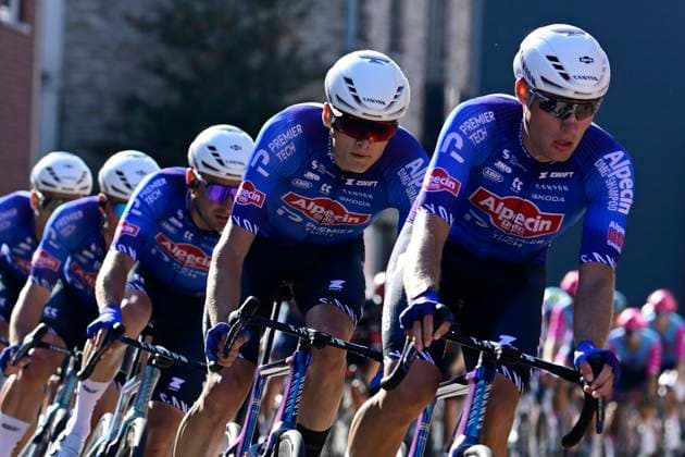 Omloop van het Houtland 2026 Cycling Race LICHTERVELDE, BELGIUM - SEPTEMBER 23 : riders of team Alpecin-Premier Tech during the 80th edition of Omloop van het Houtland an UCI Class 1.1 one day cycling road race for Men Elite of 190 km with start in Zedelgem and finish in Lichtervelde on September 23, 2026 in Lichtervelde, Belgium, 23 09 2026 Lichtervelde Belgium  Copyright: xJanxDexMeuleneirx