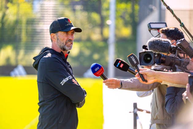 September 23, 2026, DFB German National Soccer Team, training camp in Herzogenaurach, at ADIDAS’s home ground, ahead of the UEFA Nations League matches; German national team coach Jürgen Klopp briefly stops to speak with reporters on the sidelines while his players continue training