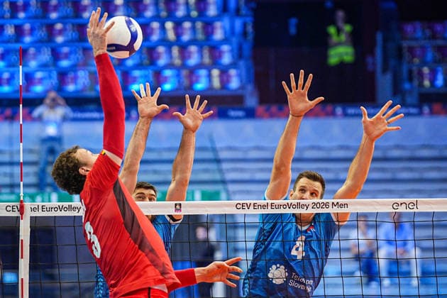 Belgium s Sam Deroo, Slovenia s Uros Planinsic and Slovenia s Jan Kozamernik in action during the quarter final match of the CEV Enel Eurovolley 2026, between Belgium and Slovenia, at the Palavela in Turin, north west Italy - Wednesday, September 23, 2026. .  Copyright: xMarcoxAlpozzi LaPressex