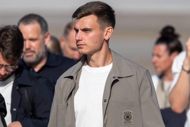 Departure of the German DFB National Soccer Team for Amsterdam for the Nations League match against the Netherlands, Nuremberg, September 23, 2026. Yannik Engelhardt arrives at the airport for the German National Soccer Team’s departure to Amsterdam. The team is traveling to Nuremberg, Bavaria, Germany, for the Nations League match against the Netherlands. 20260923-1V9A9086-M4000