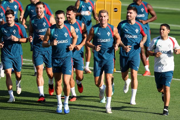 Lisbon, Portugal, September 23: The Portugal national team warms up, featuring Diogo Dalot and Cristiano Ronaldo, during a training session ahead of the UEFA Nations League 2026-27 League Phase Matchday 1 match between Portugal and Wales at Estádio José Alvalade in Lisbon, Portugal Copyright: HMBxMedia JoaquimxFerreira