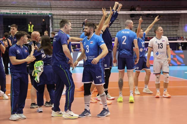 IPA88876341 - Slovenian players celebrate their victory during the quarterfinal match of the CEV Enel EuroVolley 2026 between Belgium and Slovenia at PalaVela in Turin, Italy, on September 23, 2026, during the Belgium vs. Slovenia CEV EuroVolley Men s match in Turin, Italy, on September 23, 2026  Copyright: xValerioxOrigo IPAxSportx xx IPA88876341