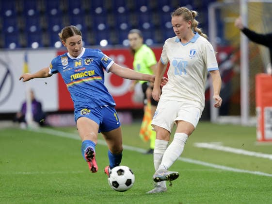 SOCCER - WEC, St.Poelten vs Malmoe SANKT POELTEN,AUSTRIA,23.SEP.26 - SOCCER - UEFA Women s Europa Cup, qualification, SKN Sankt Poelten vs Malmoe FF. Image shows Magdalena Rukavina (St.Poelten) and Agnes Martensson (Malmoe).  GEPAxpictures xWalterxLuger