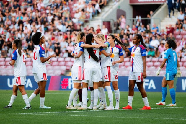 GENEVA, SWITZERLAND, SEPTEMBER 23 : Melchie Dumornay of OL Lyonnes celebrates with teammates after scoring her team s first goal during the UEFA Women s Champions League 2026 27 League Phase MD1 between Servette FC Chênois féminin and OL Lyonnes at Stade de Genève on September 23, 2026 in Geneva, Switzerland. Copyright: xPaulinexFIGUETx xSPPx Sportspressphoto_SPR237609