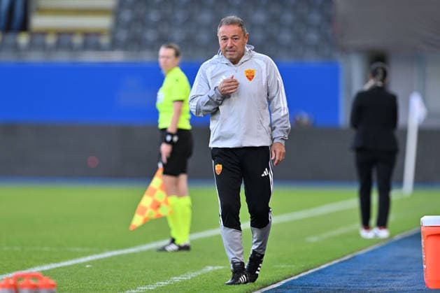 260923 OHL vs AS Roma Head Coach Gianpiero Piovani of Roma pictured during the Uefa Women™s Champions League matchday 1 in the League phase game in season 2026 - 2027 between Oud Heverlee Leuven - OHL and AS Roma on September 23 , 2026 in Leuven, Belgium. (Photo by David Catry Sportpix) Leuven Den Dreef - King Power Flemish Brabant Belgium  Copyright: xSportpix.bex xDavidxCatryxDavidxCatryx