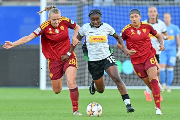 260923 OHL vs AS Roma Annalena Rieke (29) of Roma and Maya Doms (6) of Roma fighting for the ball with Kadhiya de Ceuster (16) of OH Leuven Women during the Uefa Women™s Champions League matchday 1 in the League phase game in season 2026 - 2027 between Oud Heverlee Leuven - OHL and AS Roma on September 23 , 2026 in Leuven, Belgium. (Photo by David Catry Sportpix) Leuven Den Dreef - King Power Flemish Brabant Belgium  Copyright: xSportpix.bex xDavidxCatryxDavidxCatryx