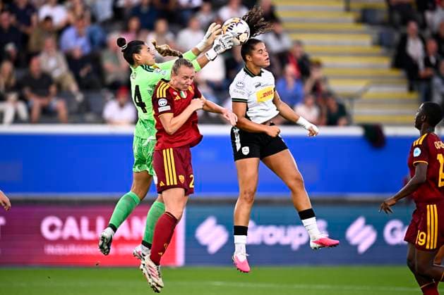 OH Leuven v AS Roma - UEFA Women s Champions League LEUVEN, BELGIUM - SEPTEMBER 23 : Baldi Rachele goalkeeper of AS Roma, Rieke Annalena defender of AS Roma and Conijnenberg Jada forward of OH Leuven during the UEFA Women s Champions League 2026 27 League Phase MD1 match between OH Leuven and AS Roma on September 23, 2026 in Leuven, Belgium, 23 09 2026 Leuven Belgium  Copyright: xTomasxSiskx