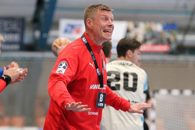 September 23, 2026 Men s Handball 2026–2027 DHB Cup, Round 2: Dessau Roßlauer HV 06 vs. VfL Gummersbach, Anhalt Arena, Dessau; Gudjon Sigurdsson (Gummersbach), coach giving instructions to his team Dessau Roßlau Saxony-Anhalt Germany