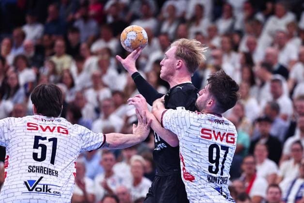 Eric Johansson (THW Kiel), 21, in a duel with Dave Kuntscher (TV Huettenberg), 97, right (GER), TV Huettenberg vs. THW Kiel, handball, DHB Cup, 2nd round, 2026–2027 season, September 23, 2026, GER, TV Huettenberg vs. THW Kiel, handball, DHB Cup, Round 2, 2026–2027 season, September 23, 2026, Wetzlar Copyright: xEibner-Pressefoto RenexWeissx EP_RWS