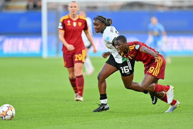 260923 OHL vs AS Roma Kadhiya de Ceuster (16) of OH Leuven Women fighting for the ball with Shukurat Oladipo (19) of Roma during the Uefa Women™s Champions League matchday 1 in the League phase game in season 2026 - 2027 between Oud Heverlee Leuven - OHL and AS Roma on September 23 , 2026 in Leuven, Belgium. (Photo by David Catry Sportpix) Leuven Den Dreef - King Power Belgium  Copyright: xSportpix.bex xDavidxCatryxDavidxCatryx