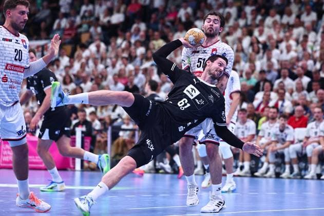 Goal by Hendrik Pekeler (THW Kiel), 61 GER, TV Huettenberg vs. THW Kiel, Handball, DHB Cup, 2nd Round, 2026–2027 Season, September 23, 2026 GER, TV Huettenberg vs. THW Kiel, Handball, DHB Cup, Round 2, 2026–2027 season, September 23, 2026, Wetzlar Copyright: xEibner-Pressefoto RenexWeissx EP_RWS