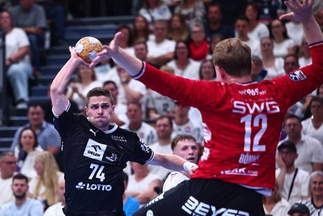 Shot on goal by Vincent Buechner (THW Kiel), 74, against Simon Boehne (TV Huettenberg), 12 GER, TV Huettenberg vs. THW Kiel, Handball, DHB Cup, Round 2, 2026–2027 season, September 23, 2026 GER, TV Huettenberg vs. THW Kiel, Handball, DHB Cup, Round 2, 2026–2027 season, September 23, 2026 Wetzlar Copyright: xEibner-Pressefoto RenexWeissx EP_RWS